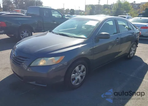 2007 Toyota Camry Le V6 z USA, uszkodzony, nr VIN 4T1BK46K67U504800